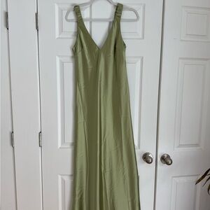 Elegant Green Sleeveless Dress